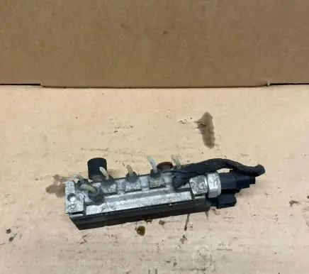 Mercedes-Benz S W220 Air suspension valve block A2203200258