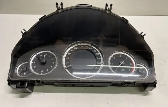Mercedes-Benz E W212 Speedometer (instrument cluster) A2129005304