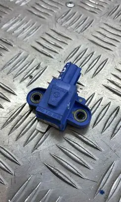 Volkswagen Golf V Airbag deployment crash/impact sensor 1K0955557