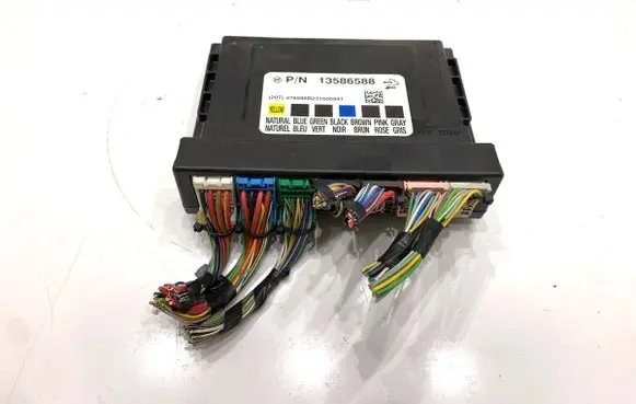 Opel Astra J Central body control module 13586588