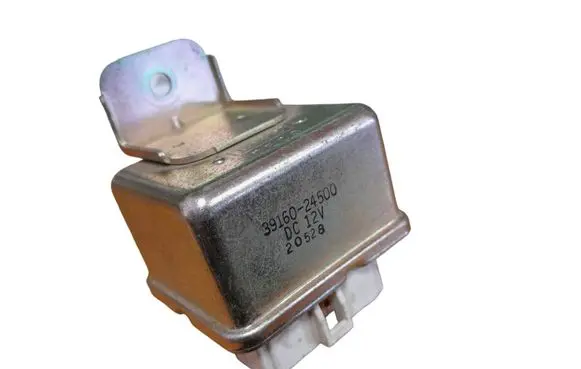 Hyundai Accent Glow plug pre-heat relay 3916024500