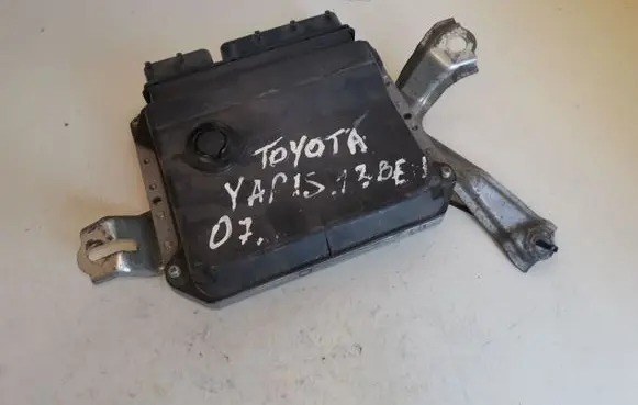 Toyota Yaris Engine control unit/module 896610D310