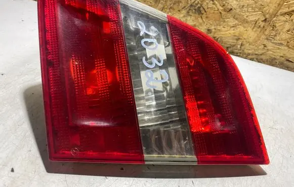 Mercedes-Benz B W245 Tailgate rear/tail lights E32305