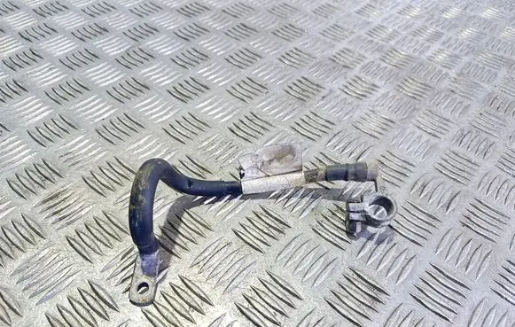 Volkswagen Touran I Negative earth cable (battery)