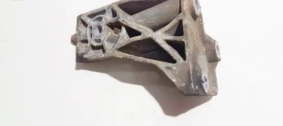 Volvo S80 Engine mounting bracket 9445231