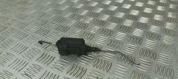 Opel Zafira A Central locking motor 13118786 705472