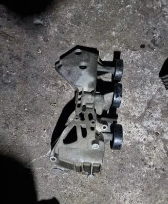 Mercedes-Benz A W168 Generator/alternator belt tensioner