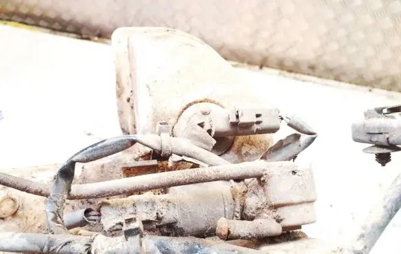 Citroen C5 Windscreen/windshield washer pump