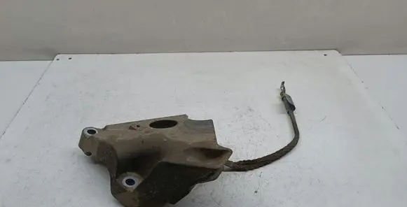 BMW X1 E84 Engine mounting bracket 6777061 22116777061