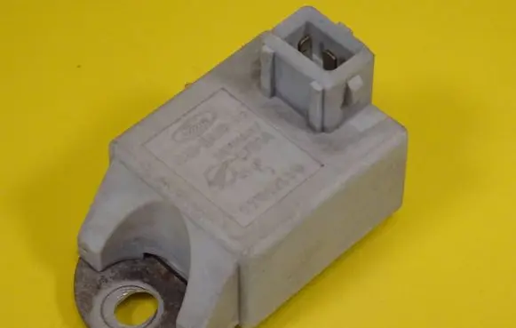 Ford Focus Combustion control unit/module 93AB-12A019-AB 93AB12A019AB
