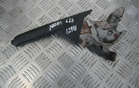 Handbrake/parking brake lever assembly