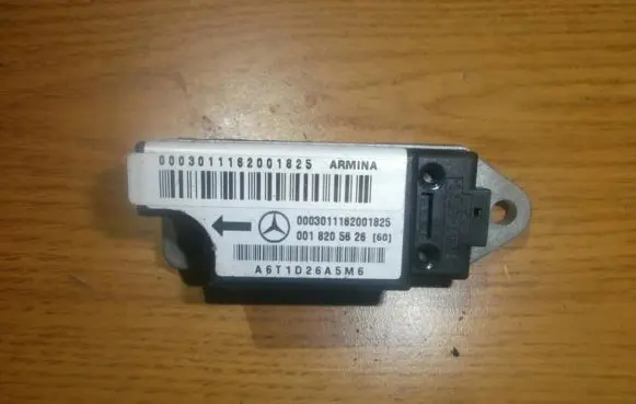 Mercedes-Benz E W210 Airbag deployment crash/impact sensor 0018205626 0003011162001825
