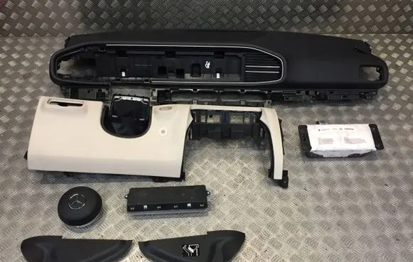 Mercedes-Benz GLE AMG (W166 - C292) Dashboard 