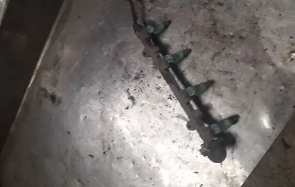 Mitsubishi Carisma Fuel injector