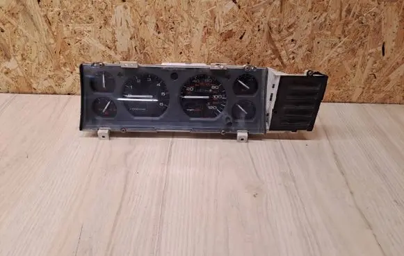 Jeep Cherokee XJ Speedometer (instrument cluster) CR0007005