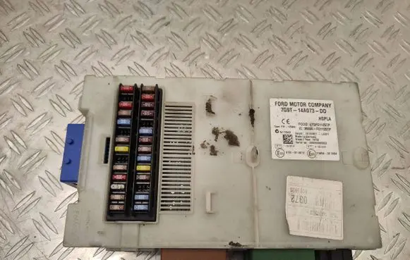 Ford Mondeo MK IV Fuse module 7G9T14A073DD LTQF01125TP 28130621