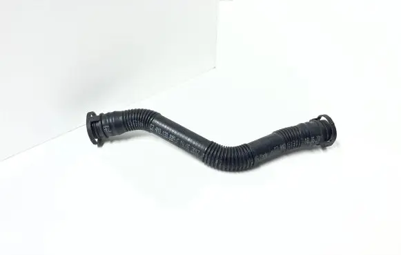 Audi Q7 4M Breather hose/pipe 4M0133889F