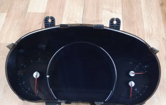 Speedometer (instrument cluster)