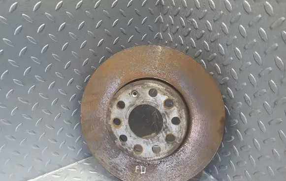 Volkswagen Jetta VI Front brake disc
