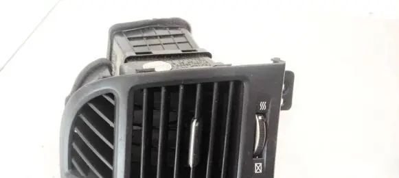 Hyundai Santa Fe Dash center air vent grill 974802B000 97480-2B000