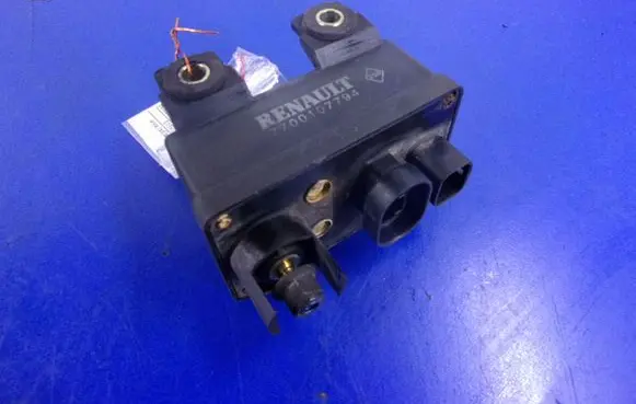 Mitsubishi Carisma Other relay 7700107794