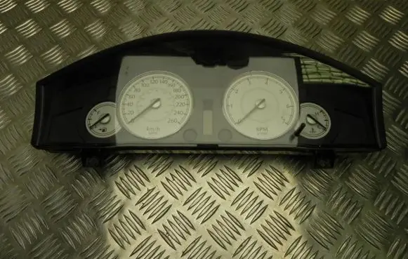 Chrysler 300 - 300C Speedometer (instrument cluster) A2C53245732 B857
