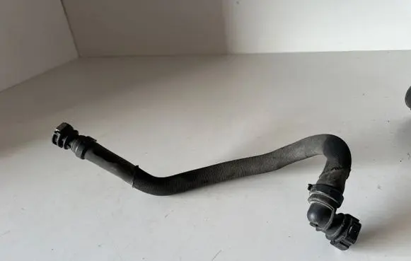 Peugeot 308 Engine coolant pipe/hose 9670444980