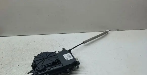 BMW 2 F46 Tailgate/trunk/boot lift motor 7348531 27838104
