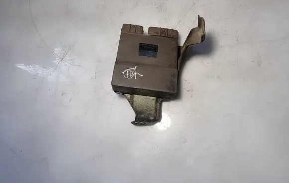 Toyota Previa (XR30, XR40) II Fuel injection control unit/module 8987120030