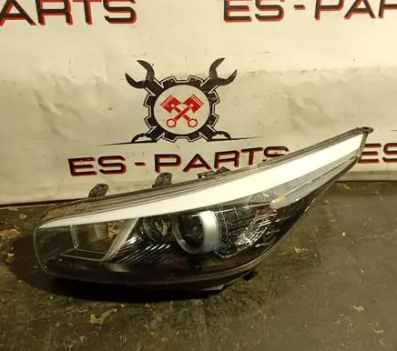 KIA Ceed Headlight/headlamp 92101-a2441