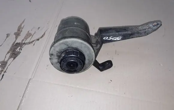 Renault Master III Power steering fluid tank/reservoir 8200005185
