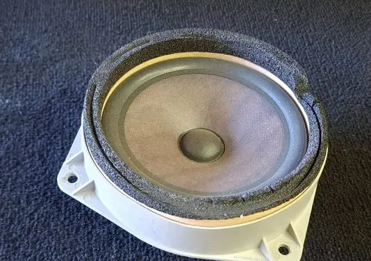 Subaru Legacy Front door speaker EAS16P638AL3