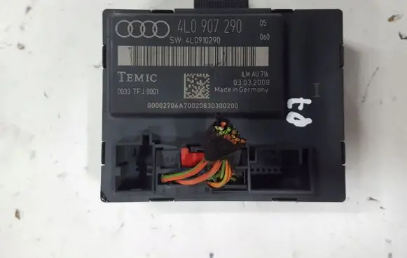 Audi Q7 4L Door control unit/module 4L0907290