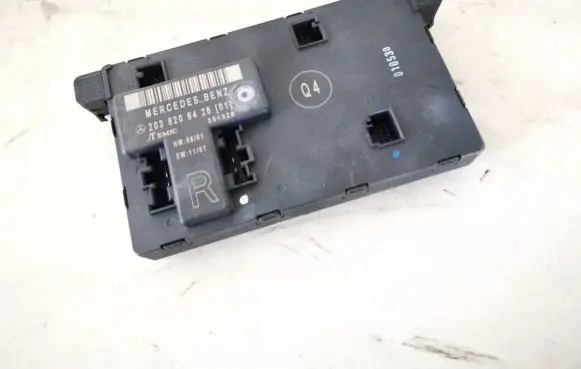Mercedes-Benz C W203 Door control unit/module 2068206426