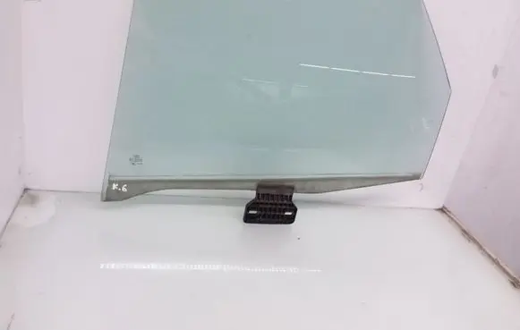 Audi A4 S4 B7 8E 8H Rear door window glass 