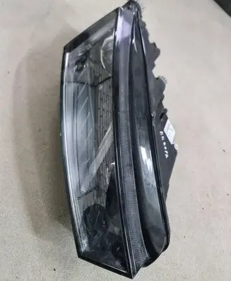 Skoda Octavia Mk4 Headlight/headlamp 5E4941016A 030111823400 LE18A6419