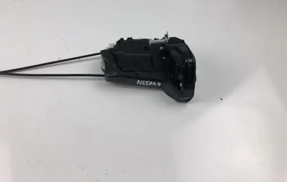 Toyota Yaris Coupe door lock (next to the handle) U2014110