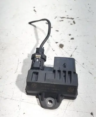 BMW 6 F06 Gran coupe Glow plug pre-heat relay 8519472 121206 0522140104