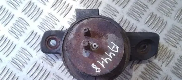 Subaru Legacy Engine mount bracket