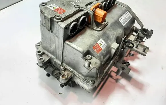 Volkswagen Golf VII Voltage converter inverter 5G0907070E