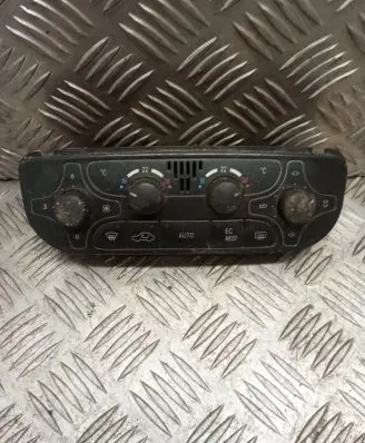 Mercedes-Benz C W203 Climate control unit A2038300285