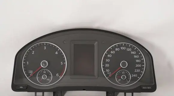 Volkswagen Golf Plus Speedometer (instrument cluster) 5M0920871A