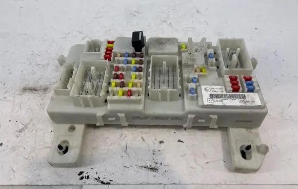 Ford Fusion Fuse module 97RA000001 97RA012108 308519242804