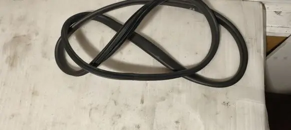 Dacia Sandero III Front door rubber seal 