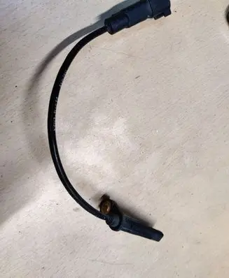 Cadillac SRX ABS brake wheel speed sensor 15921849