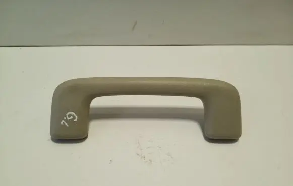 Mitsubishi Outlander Rear interior roof grab handle