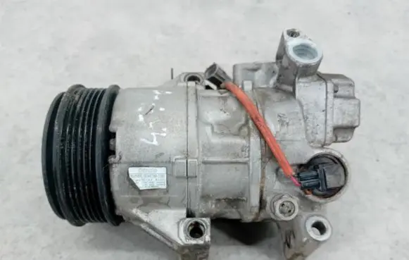 Toyota Yaris Air conditioning (A/C) compressor (pump) 5SER09C