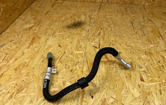 Volvo XC40 Air conditioning (A/C) pipe/hose 6834655