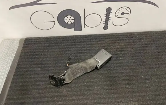 BMW 4 F36 Gran coupe Rear seatbelt buckle 7335288