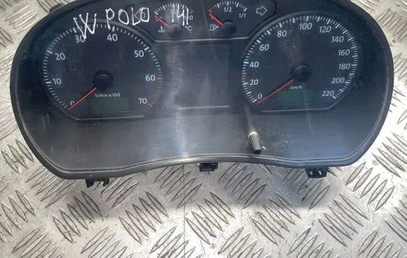 Volkswagen Polo IV 9N3 Speedometer (instrument cluster) 6Q0920803S 21110700273 Z7Z0G6084128